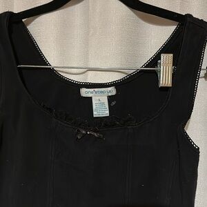 Vintage One step up top with ribbon in bow